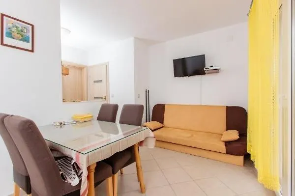 Apartment In Slatine With Sea View, Balcony, Air Conditioning, Wi-Fi