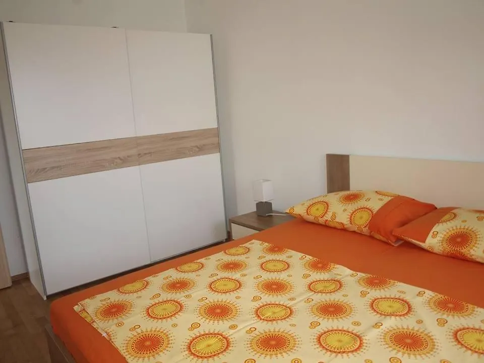 Apartment In Slatine With Sea View, Balcony, Air Conditioning, Wi-Fi