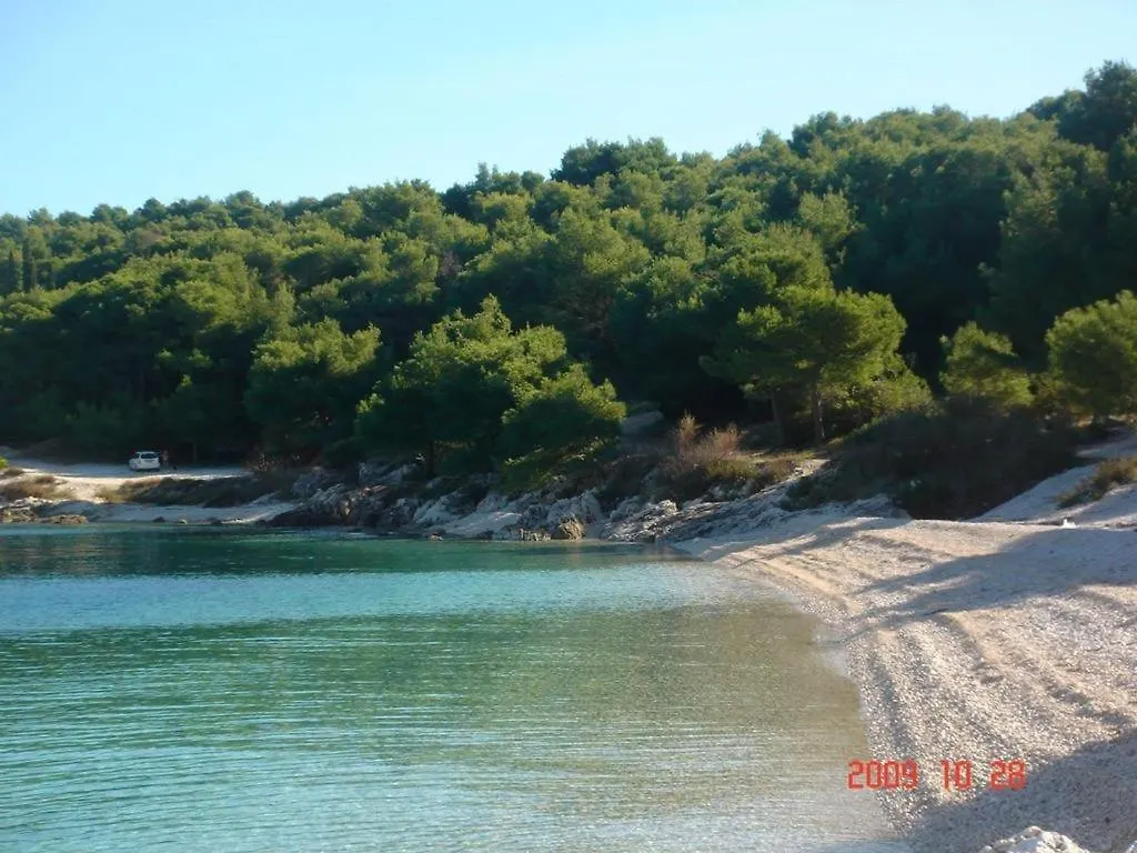 Apartment In Slatine With Sea View, Balcony, Air Conditioning, Wi-Fi
