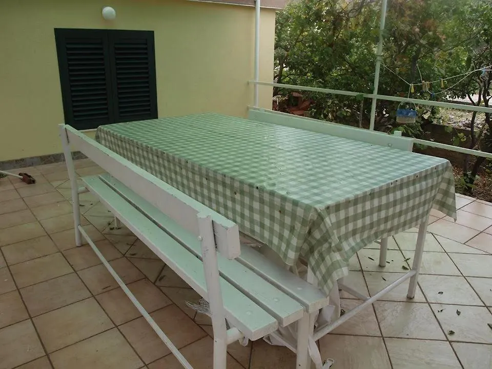 Apartment In Slatine With Sea View, Balcony, Air Conditioning, Wi-Fi